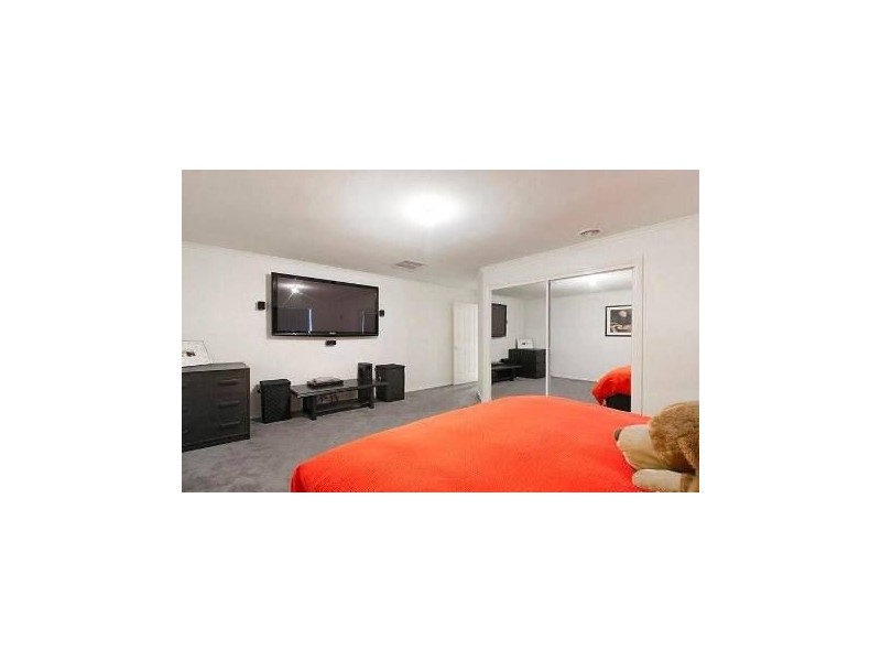 35 Copeland Crescent, Point Cook VIC 3030