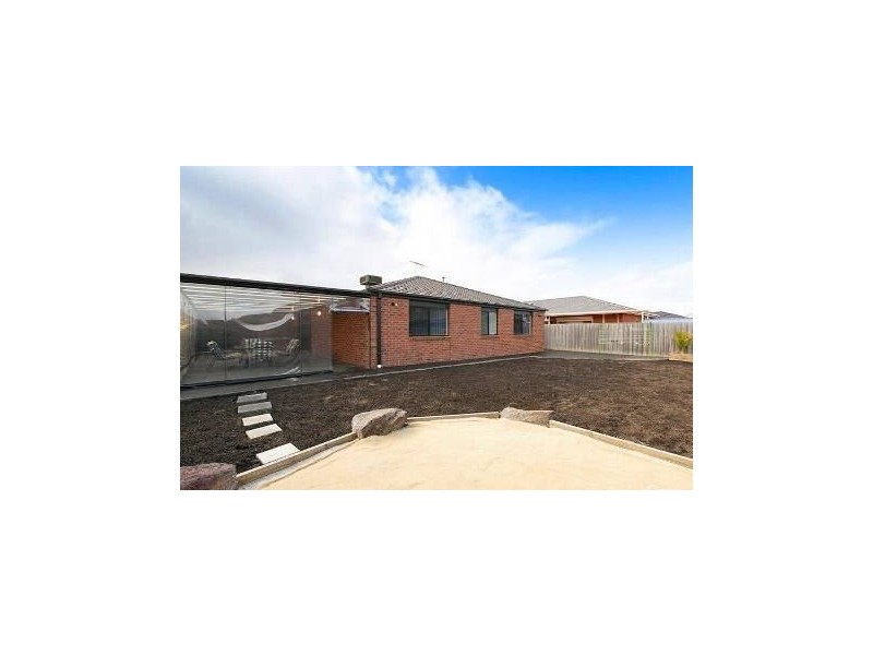 35 Copeland Crescent, Point Cook VIC 3030