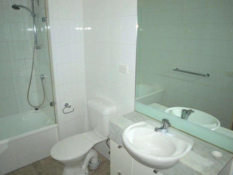 REF 1035/100 Kavanagh Street, Southbank VIC 3006