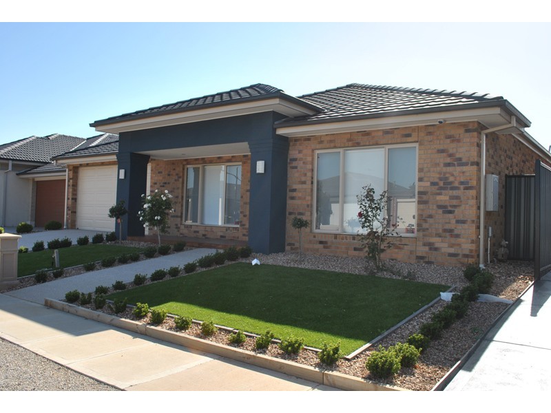 11 Wattle Tree Drive, Point Cook VIC 3030