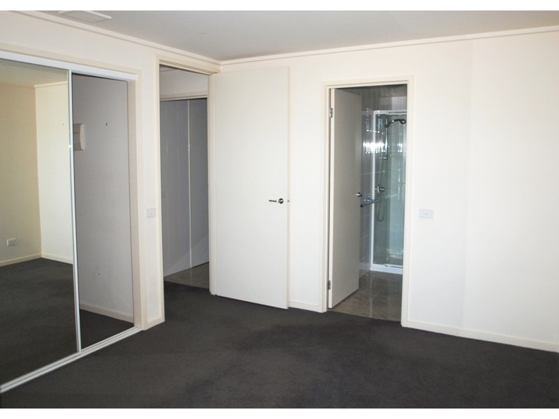 REF 1036/100 Kavanagh Street, Southbank VIC 3006