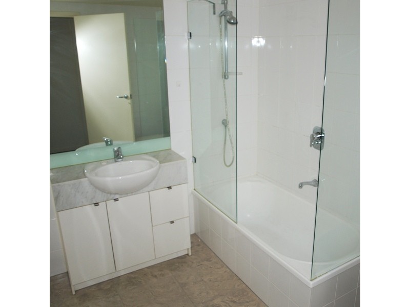 REF 1036/100 Kavanagh Street, Southbank VIC 3006