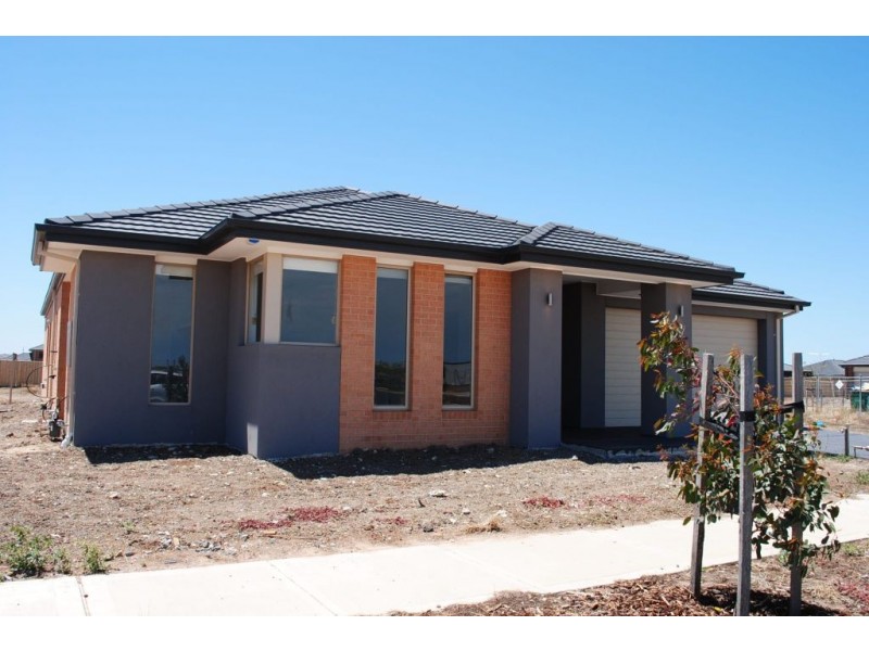 43 Martaban Crescent, Point Cook VIC 3030