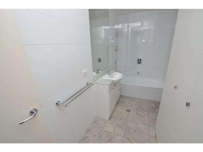 REF 1049/88 Kavanagh Street, Southbank VIC 3006