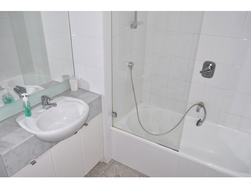 REF 1082/173 City Road, Southbank VIC 3006