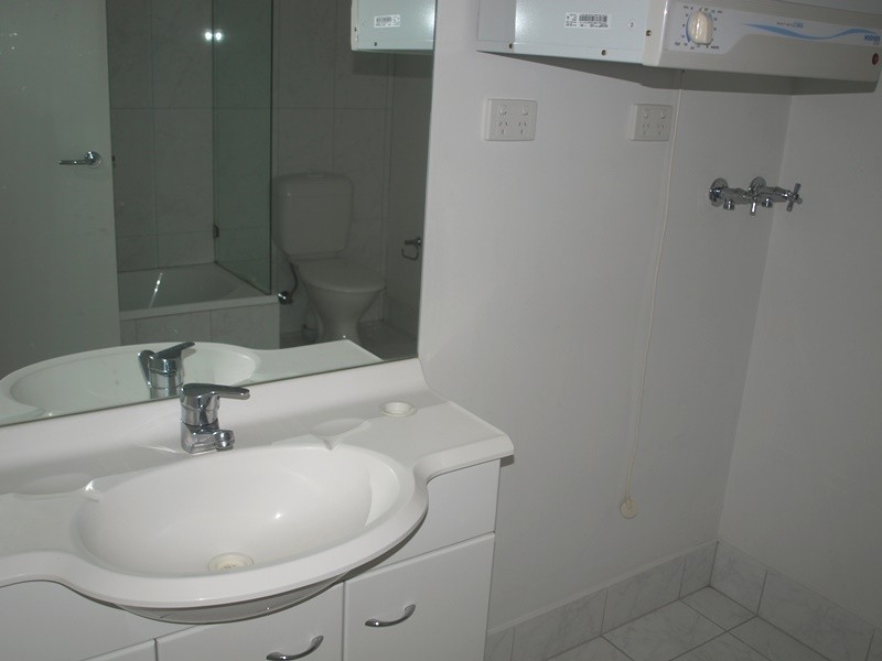 REF 21165/668 Bourke Street, Melbourne VIC 3000