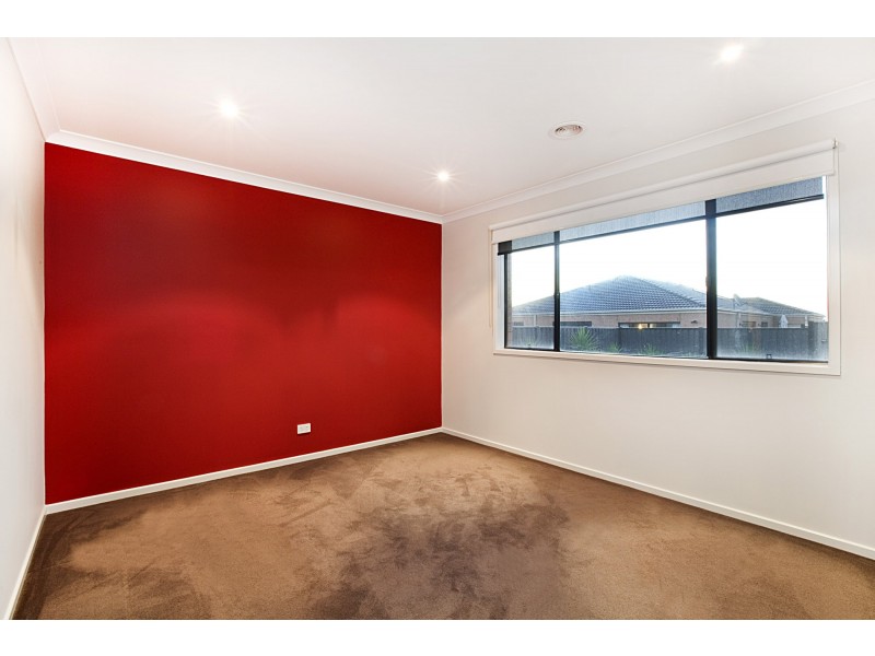 8 Wylie Way, Point Cook VIC 3030