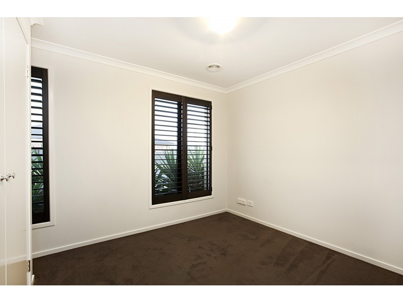 8 Wylie Way, Point Cook VIC 3030
