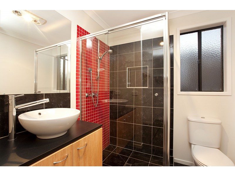 8 Wylie Way, Point Cook VIC 3030