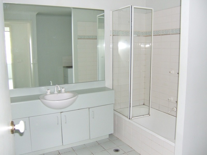 REF 20003/12 Courtney Street, North Melbourne VIC 3051