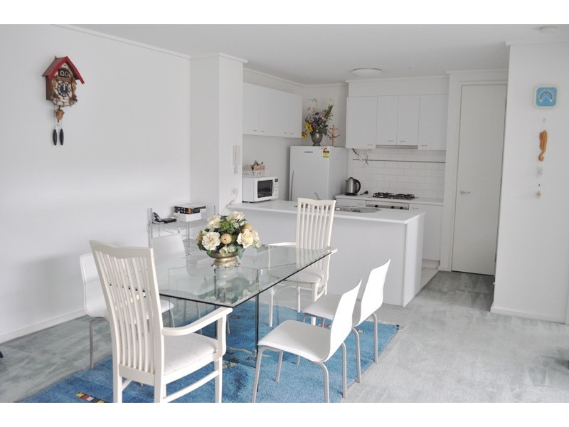 REF 20013/28 Bank Street, South Melbourne VIC 3205