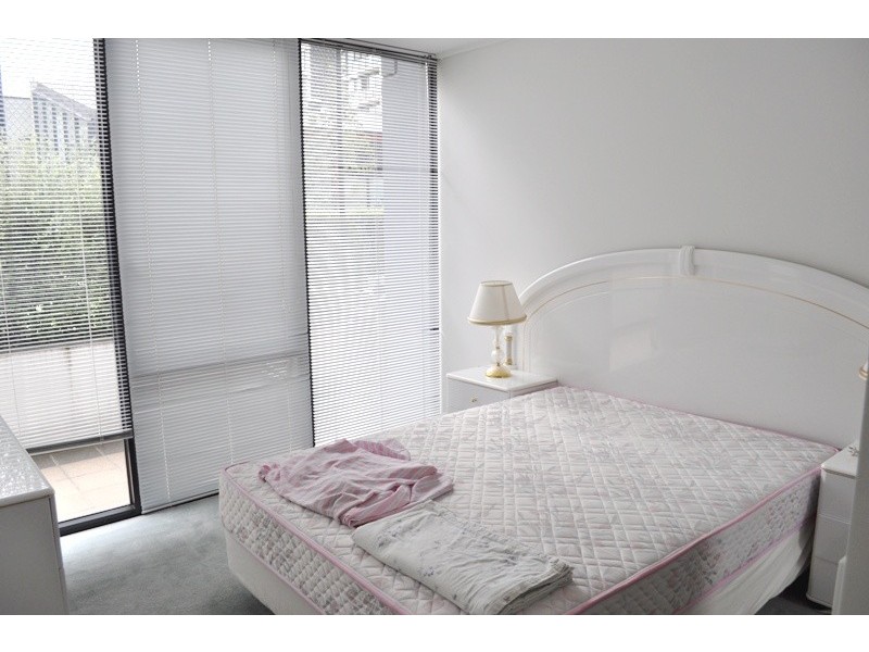 REF 20013/28 Bank Street, South Melbourne VIC 3205