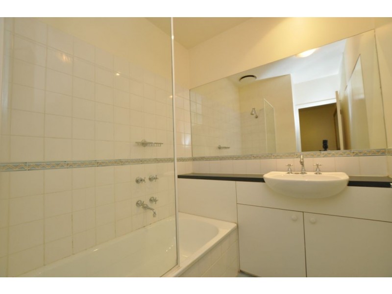 21/1 Riverside Quay, Southbank VIC 3006