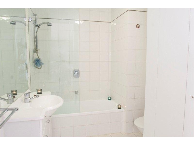 REF 20040/28 Bank Street, South Melbourne VIC 3205