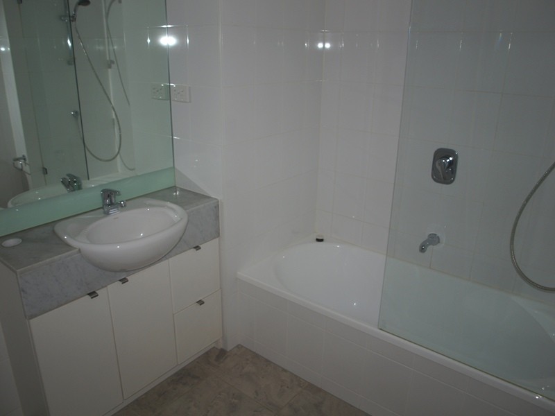 REF 20044/173 City Road, Southbank VIC 3006