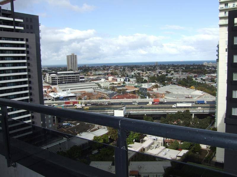 REF 20079/63 Whiteman Street, Southbank VIC 3006