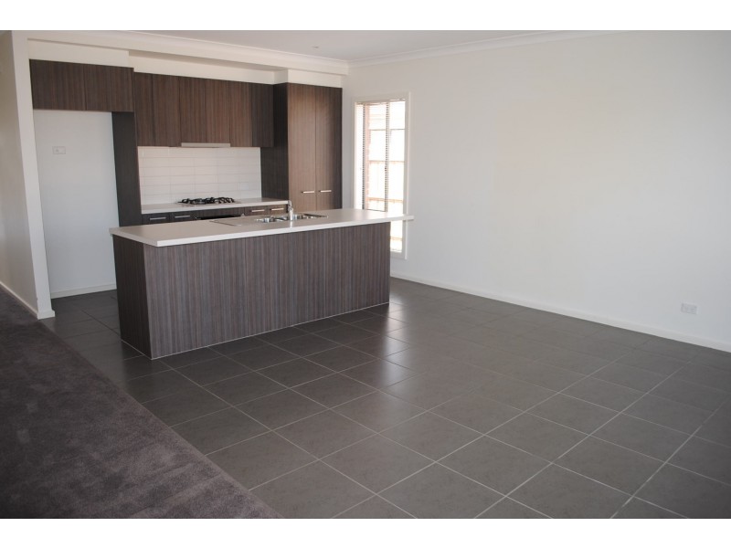 52 Canegrass Drive, Point Cook VIC 3030