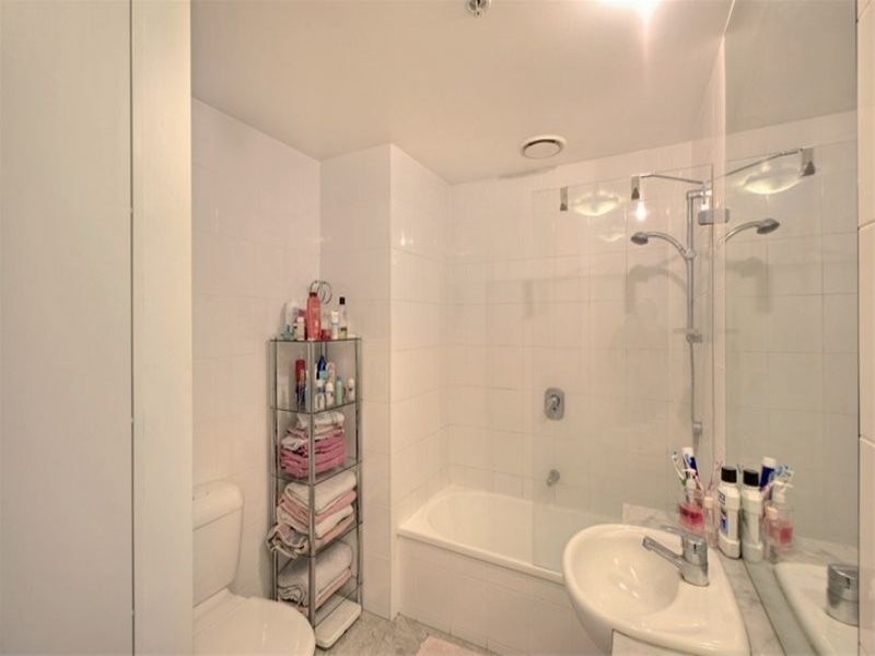 REF 20095/183 City Road, Southbank VIC 3006