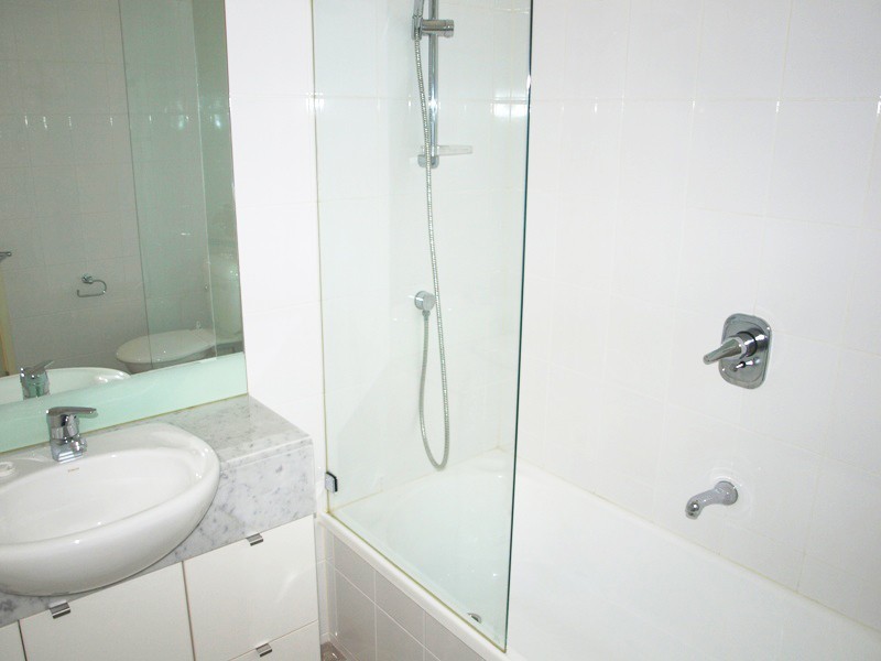 REF 20132/100 Kavanagh Street, Southbank VIC 3006