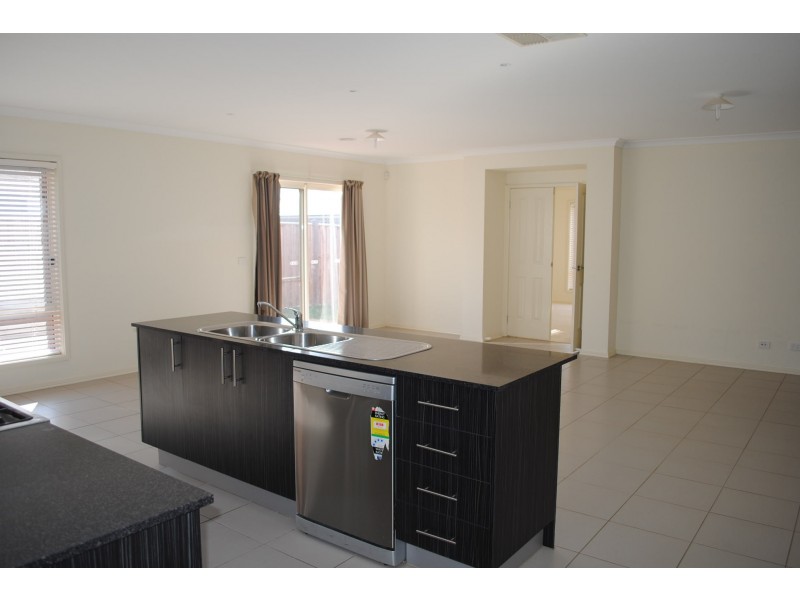 6 Verdure Street, Point Cook VIC 3030