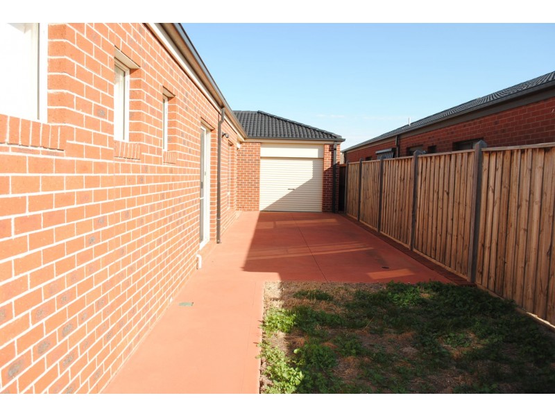 6 Verdure Street, Point Cook VIC 3030