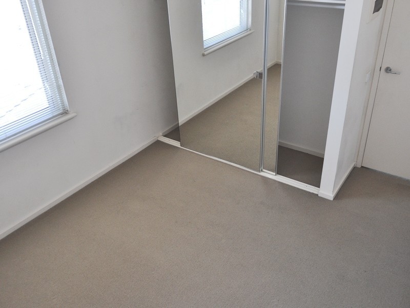 REF 20156/83 Whiteman Street, Southbank VIC 3006