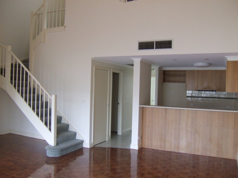 REF 20168/38 Wells Street, Southbank VIC 3006