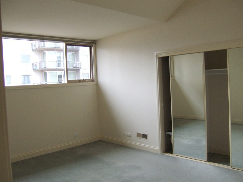 REF 20168/38 Wells Street, Southbank VIC 3006