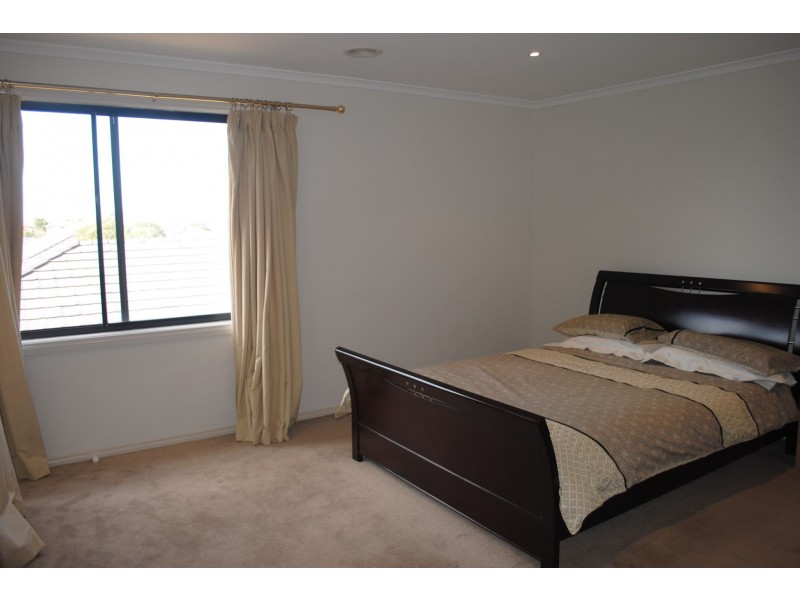 41 Lincoln Heath Boulevard, Point Cook VIC 3030
