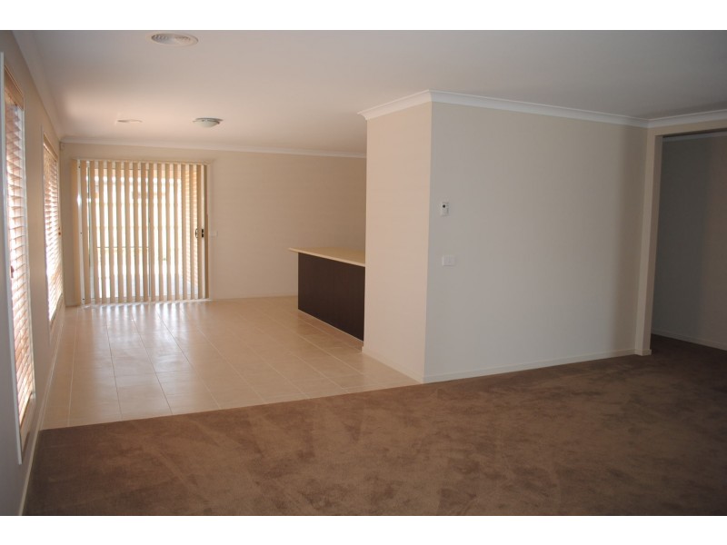 5 Warunda Parade, Point Cook VIC 3030
