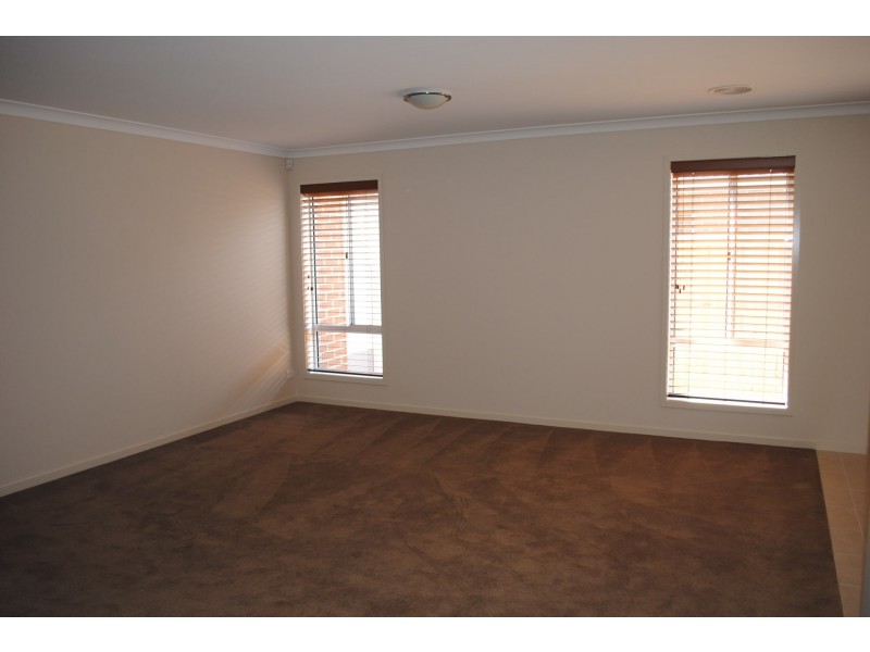 5 Warunda Parade, Point Cook VIC 3030