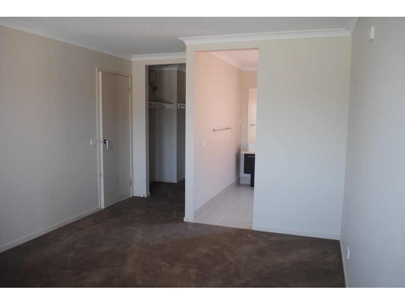 5 Warunda Parade, Point Cook VIC 3030