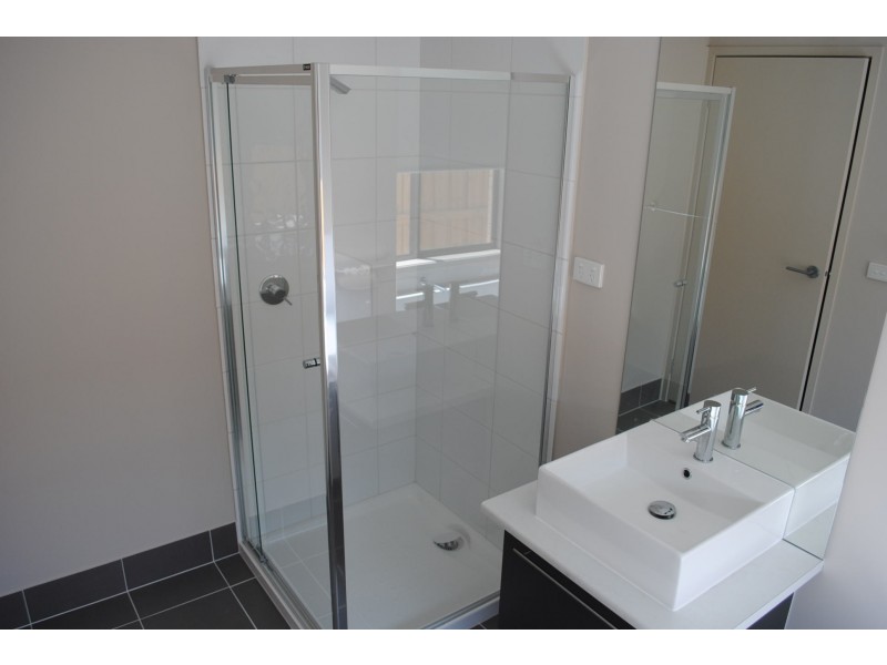 4 Warunda Parade, Point Cook VIC 3030