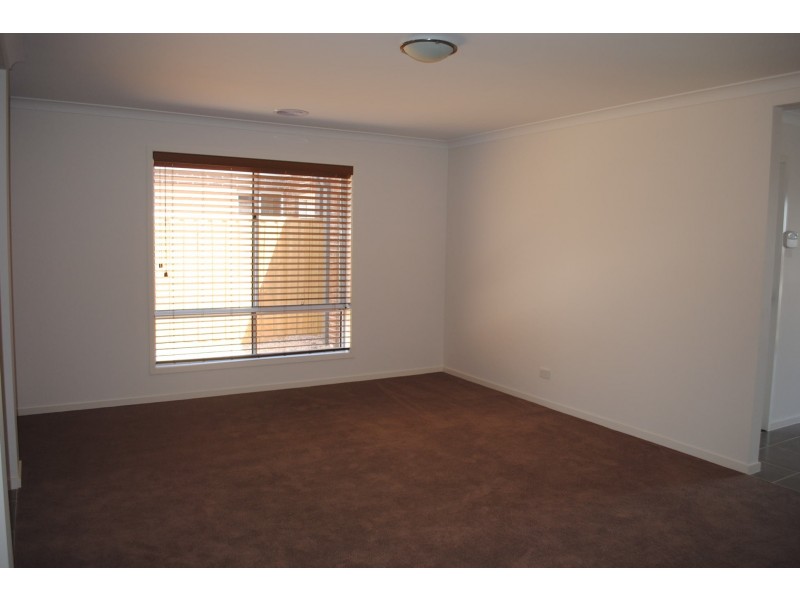 3 Warunda Parade, Point Cook VIC 3030