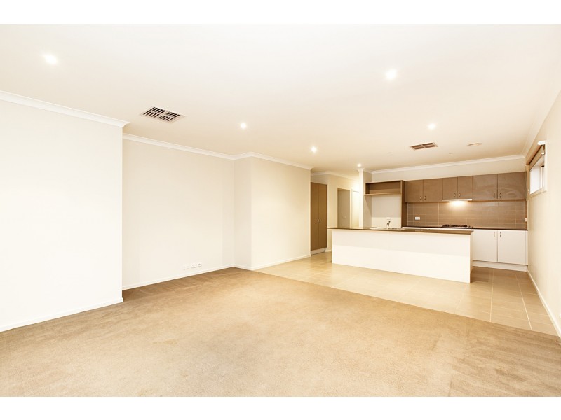 8 Windrest Way, Point Cook VIC 3030
