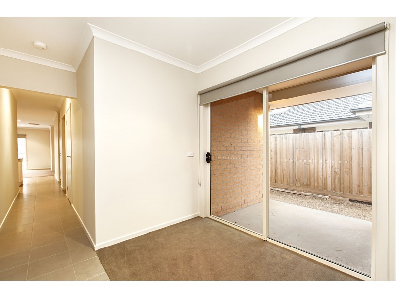 8 Windrest Way, Point Cook VIC 3030