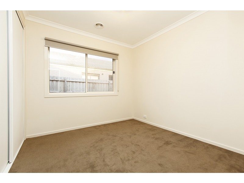 8 Windrest Way, Point Cook VIC 3030