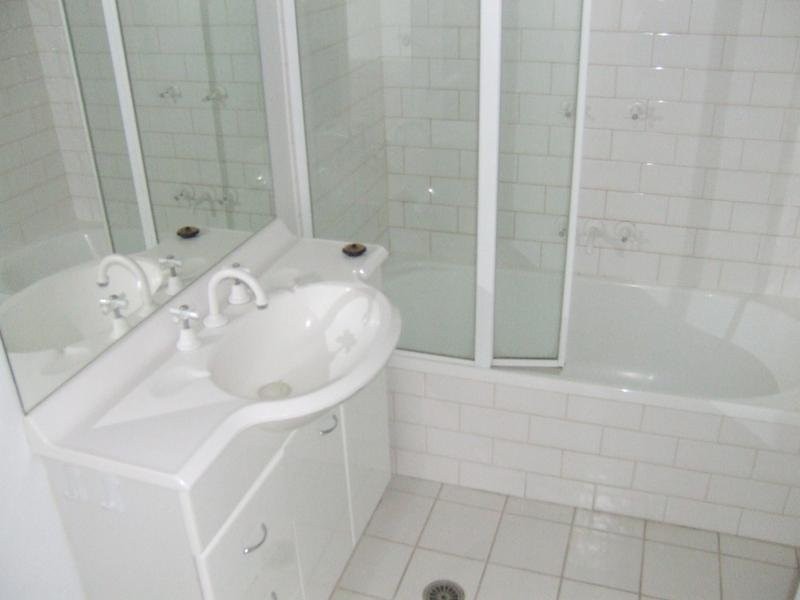 REF 20204/148 Wells Street, South Melbourne VIC 3205