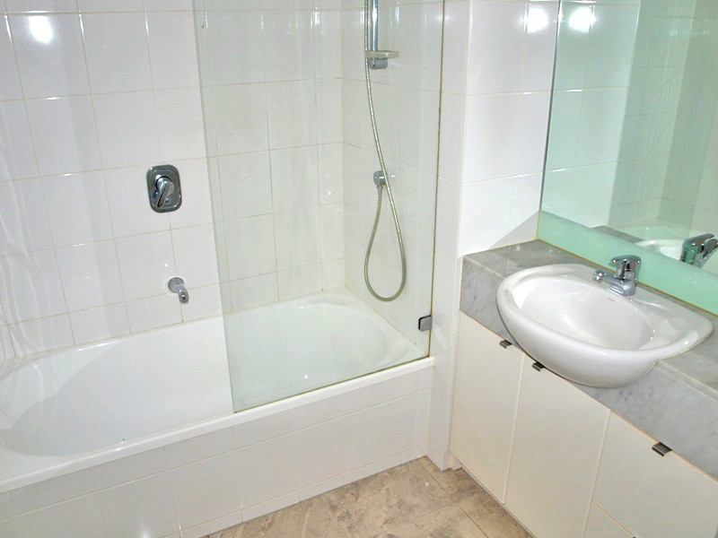 REF 20213/183 City Road, Southbank VIC 3006