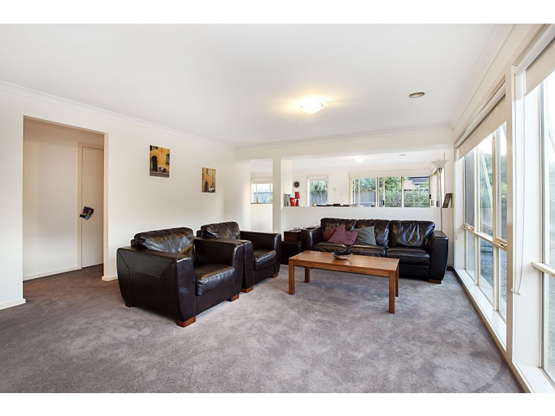 17 Dexter Grove, Point Cook VIC 3030