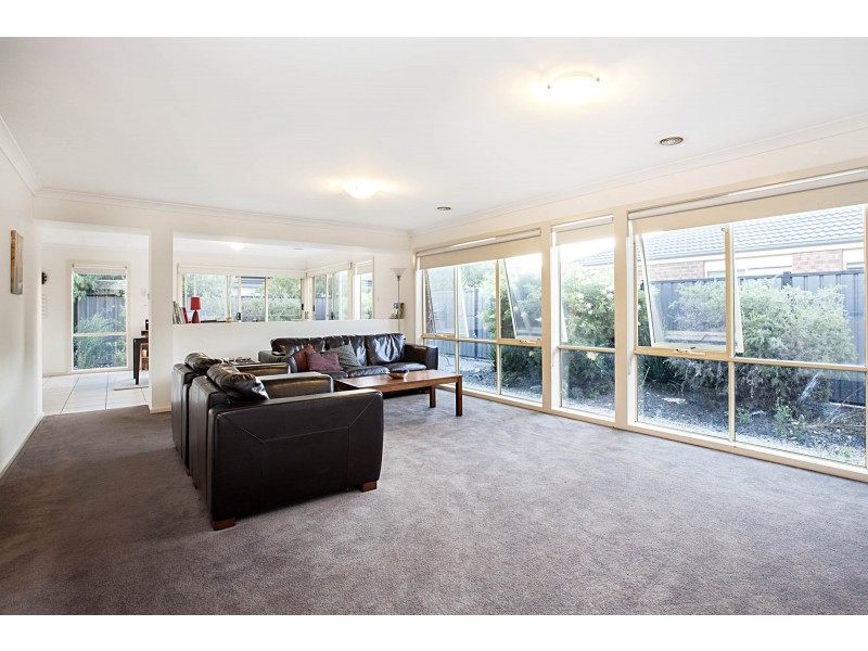 17 Dexter Grove, Point Cook VIC 3030