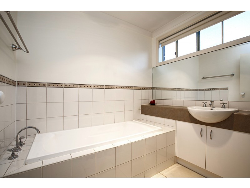 17 Dexter Grove, Point Cook VIC 3030