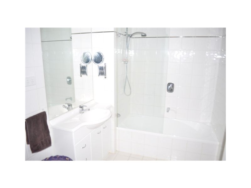 REF 20221/28 Bank Street, South Melbourne VIC 3205