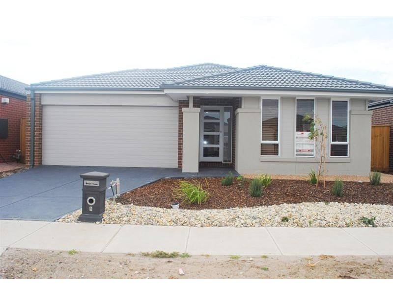 9 Warunda Parade, Point Cook VIC 3030