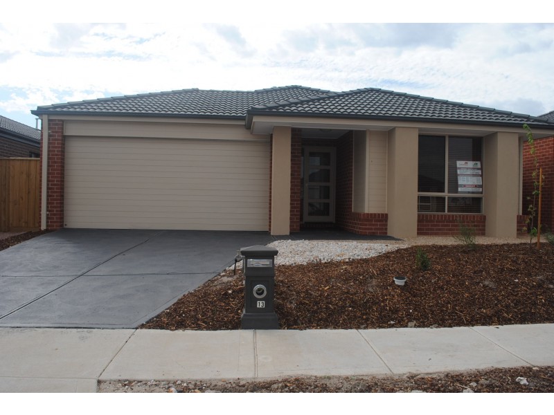13 Warunda Parade, Point Cook VIC 3030