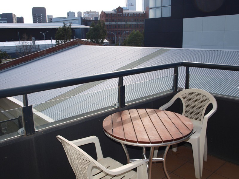 REF 20251/79 Whiteman Street, Southbank VIC 3006