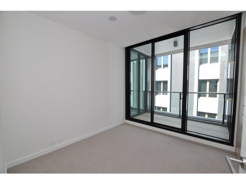 1004/70 Queens Road, Melbourne VIC 3004