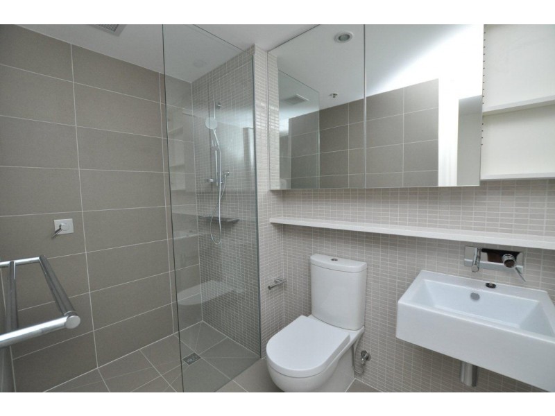 1004/70 Queens Road, Melbourne VIC 3004