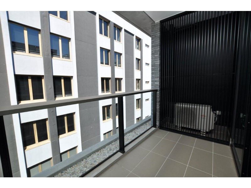 1004/70 Queens Road, Melbourne VIC 3004