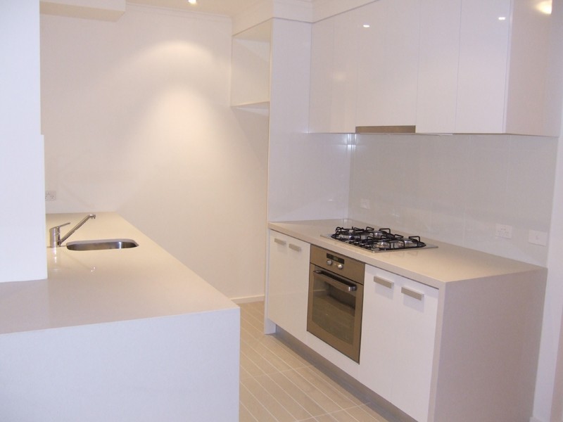 REF 20295/63 Whiteman Street, Southbank VIC 3006